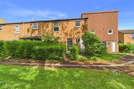 Bellropes Square, 3 bedroom Mid Terrace House to rent, &pound;1,100 pcm