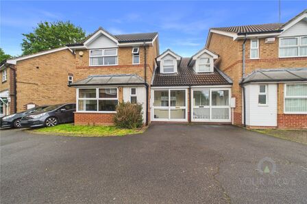 Langsett Close, 3 bedroom Detached House to rent, &pound;1,325 pcm