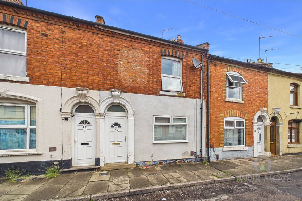 3 bedroom Mid Terrace House for sale