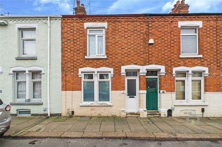 Stanhope Road, 2 bedroom Mid Terrace House to rent, &pound;1,050 pcm