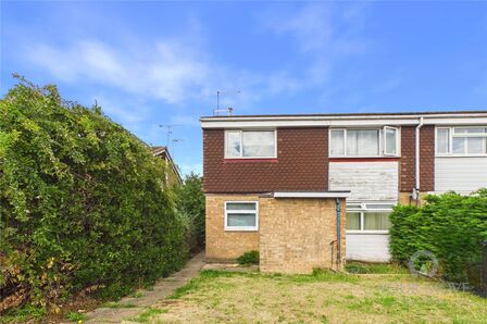 Yewtree Court, 2 bedroom End Terrace Flat for sale, &pound;160,000