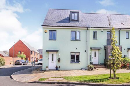 Higgs Row, 4 bedroom End Terrace House for sale, £250,000