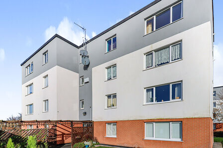 Severn Drive, 2 bedroom  Flat for sale, £65,000
