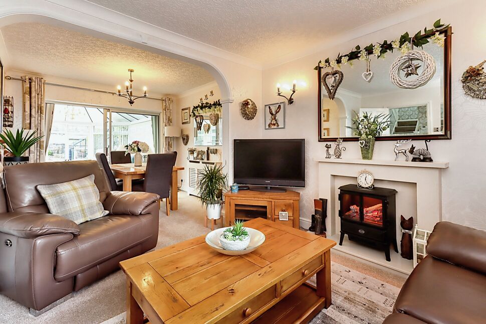 5 bedroom Detached House for sale, Hampton Hill, Wellington, TF1 £400,000