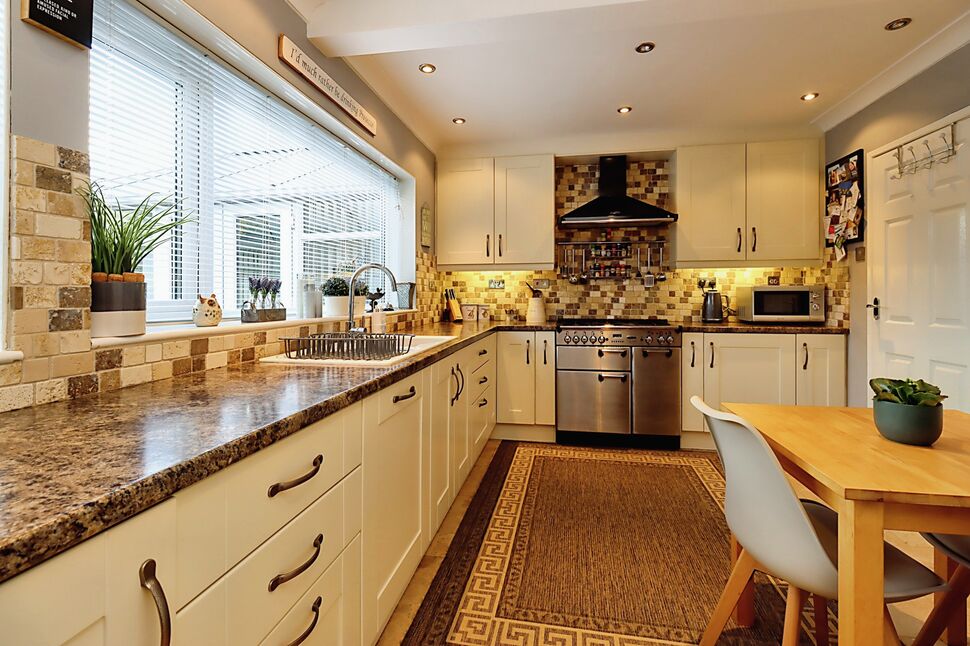 5 bedroom Detached House for sale, Hampton Hill, Wellington, TF1 £400,000