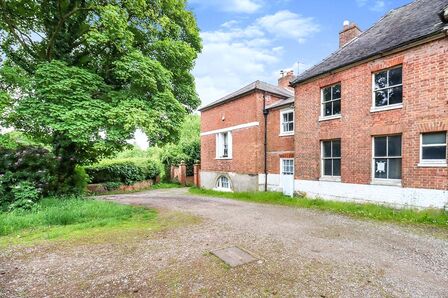 Church Street, 2 bedroom  Flat to rent, £700 pcm
