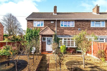 New Road, 3 bedroom Semi Detached House to rent, £850 pcm