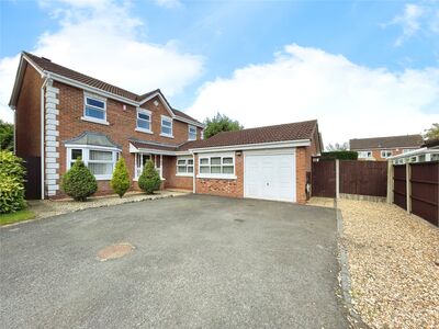 5 bedroom Detached House to rent