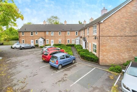 Orleton Lane, 2 bedroom  Flat for sale, £80,000