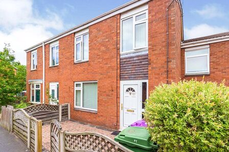 3 bedroom Mid Terrace House for sale