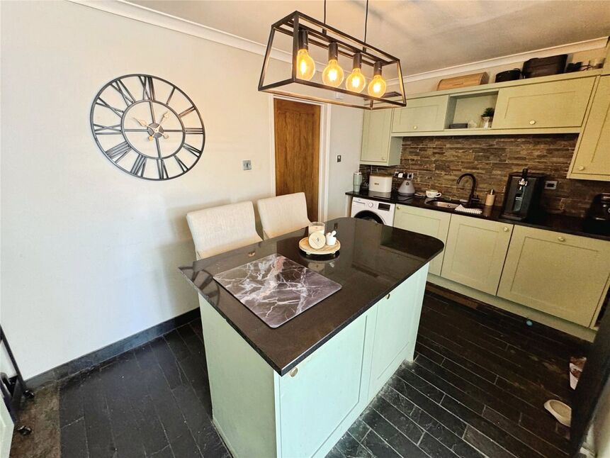Kitchen / Breakfast Room