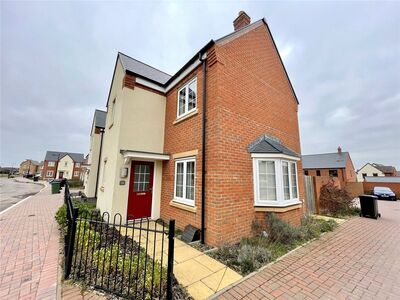 3 bedroom Semi Detached House to rent
