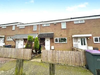3 bedroom Mid Terrace House to rent