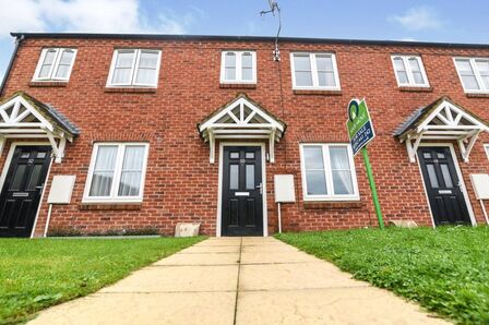 2 bedroom Mid Terrace House to rent
