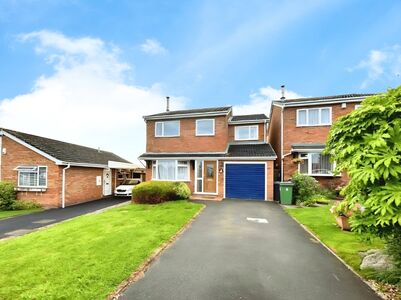 4 bedroom Detached House to rent
