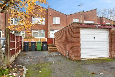 3 bedroom Mid Terrace House for sale