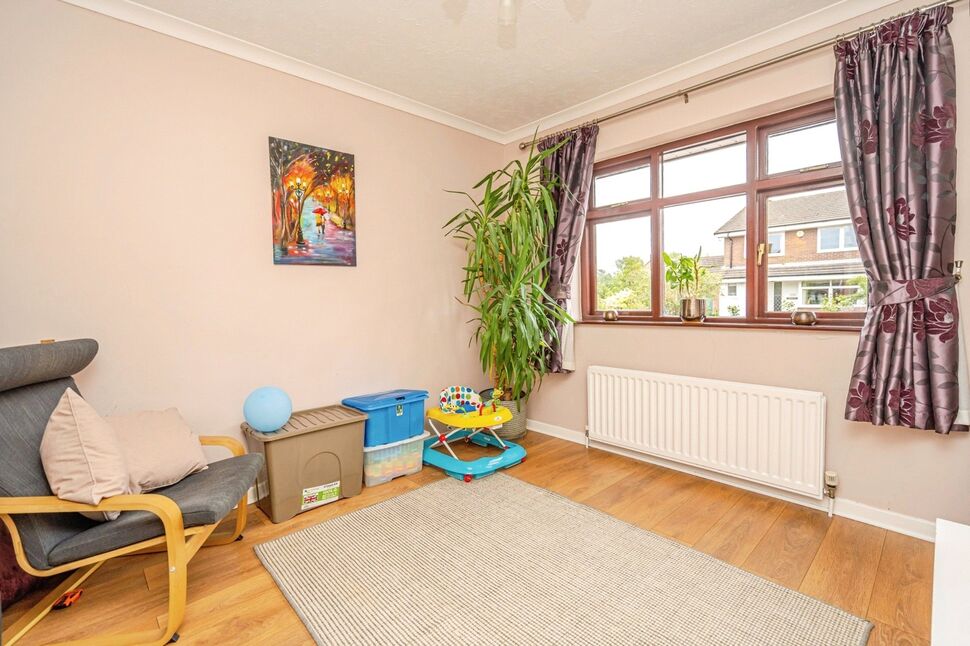 Sitting Room / Bed 4