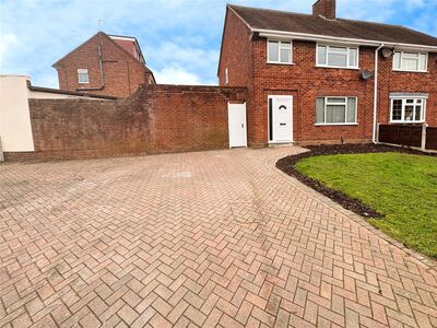 3 bedroom Semi Detached House to rent