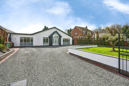 Lichfield Road, 6 bedroom Detached Bungalow for sale, &pound;700,000
