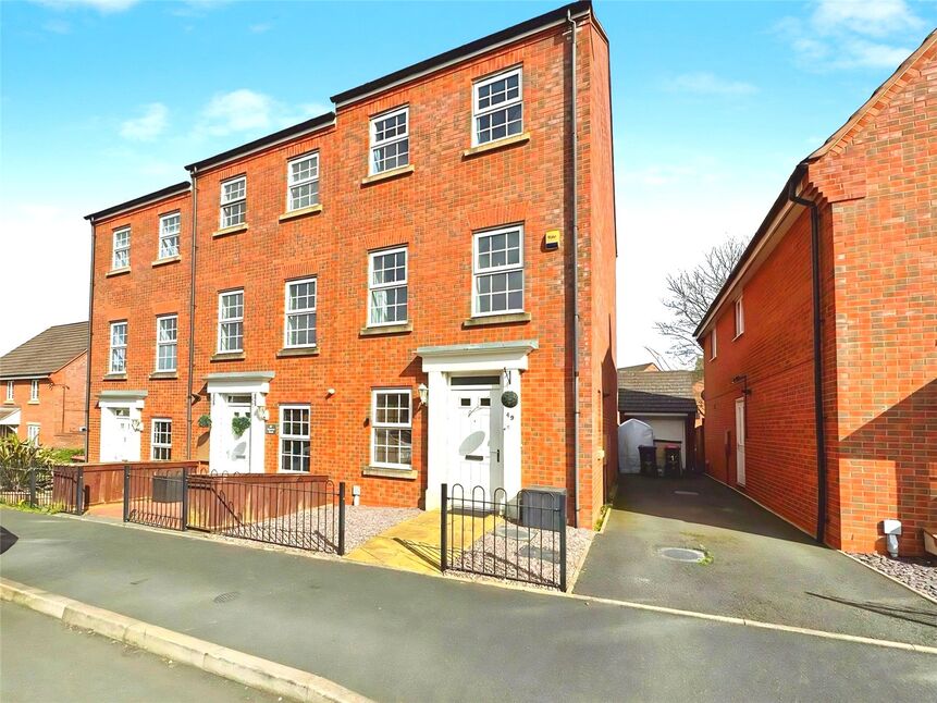 3 bedroom Mid Terrace House for sale