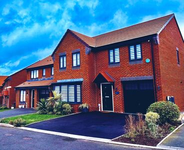 Meyer Crescent, 4 bedroom Detached House for sale, &pound;425,000