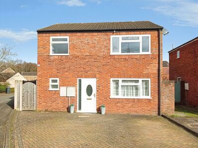Millstream Way, 4 bedroom Detached House to rent, &pound;1,550 pcm
