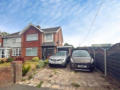3 bedroom Semi Detached House to rent