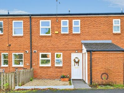 3 bedroom Mid Terrace House for sale