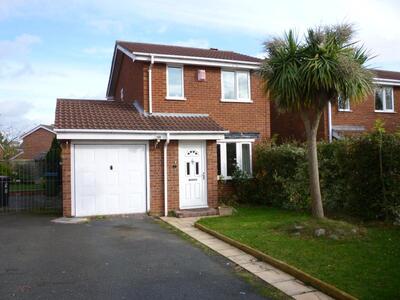 3 bedroom Detached House to rent
