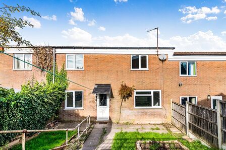 3 bedroom Mid Terrace House to rent