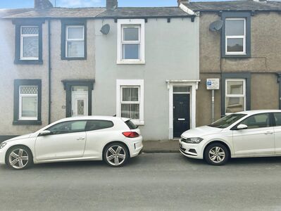 3 bedroom Mid Terrace House to rent