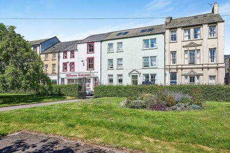College Street, 1 bedroom  Flat to rent, £550 pcm