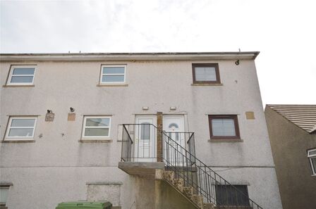 Main Street, 2 bedroom  Flat to rent, £525 pcm