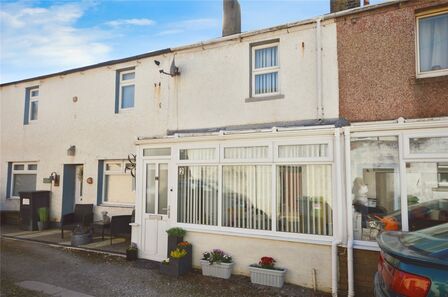 2 bedroom Mid Terrace House for sale