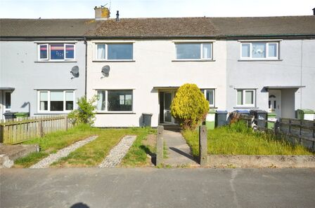 School Drive, 3 bedroom Mid Terrace House to rent, £650 pcm