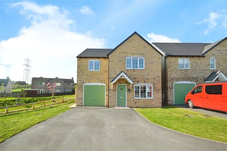 Foxhollow Close, 4 bedroom Detached House to rent, £1,275 pcm