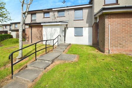 3 bedroom Mid Terrace House to rent