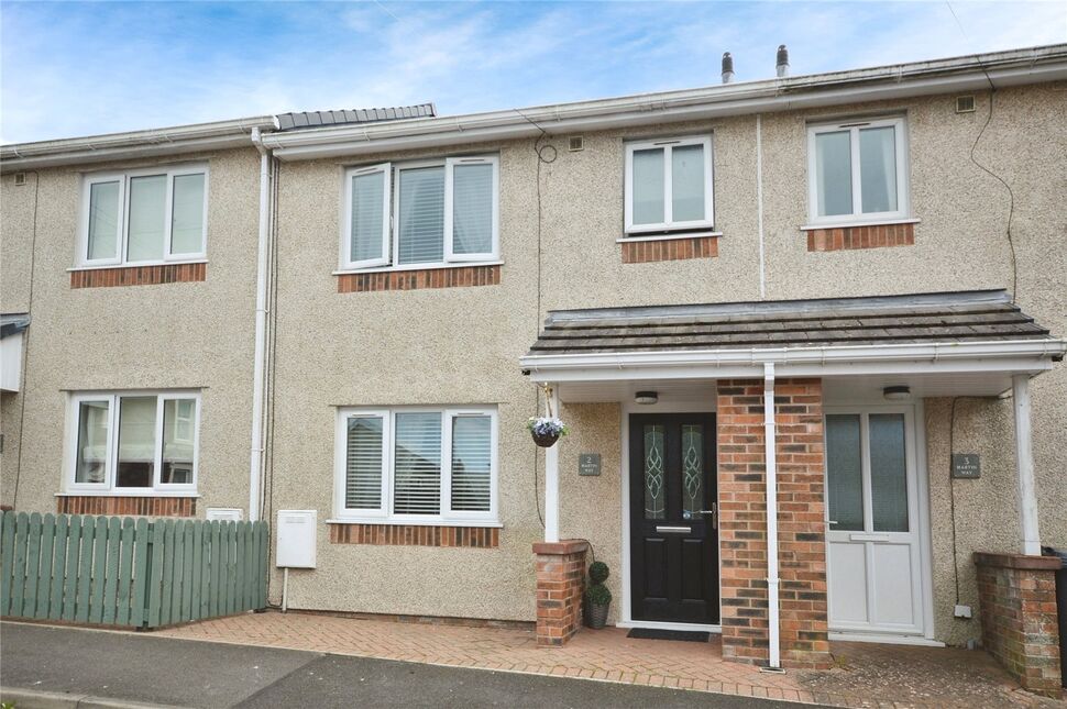 3 bedroom Mid Terrace House for sale