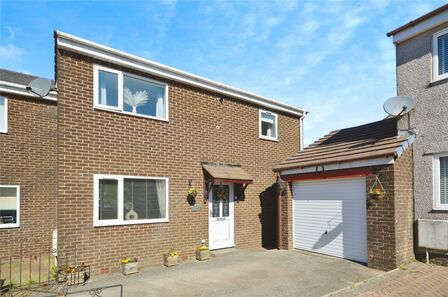 2 bedroom End Terrace House for sale