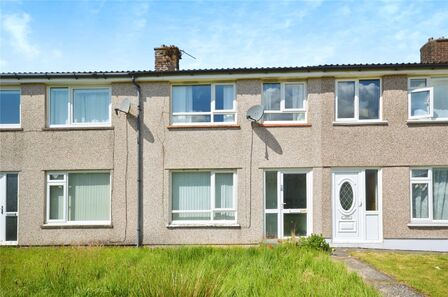 3 bedroom Mid Terrace House for sale