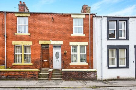 3 bedroom Mid Terrace House for sale