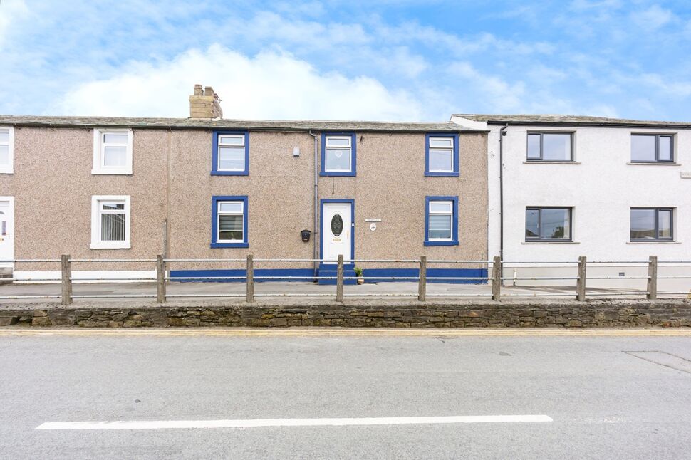 3 bedroom Mid Terrace House for sale