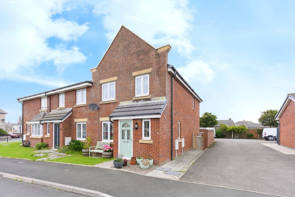 3 bedroom End Terrace House for sale