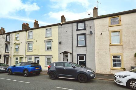 3 bedroom Mid Terrace House for sale