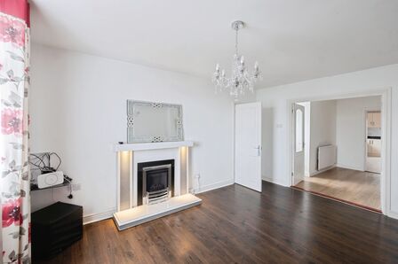 2 bedroom End Terrace Bungalow for sale