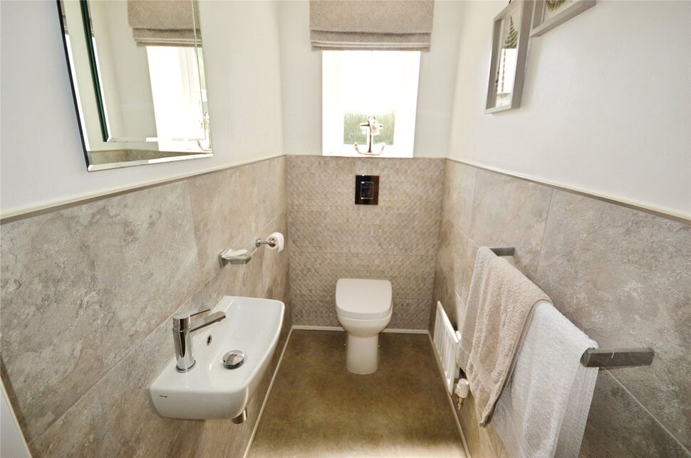 Cloakroom / WC