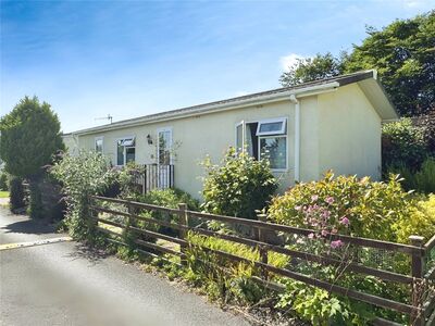 2 bedroom Detached Property for sale