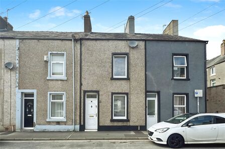 2 bedroom Mid Terrace House for sale