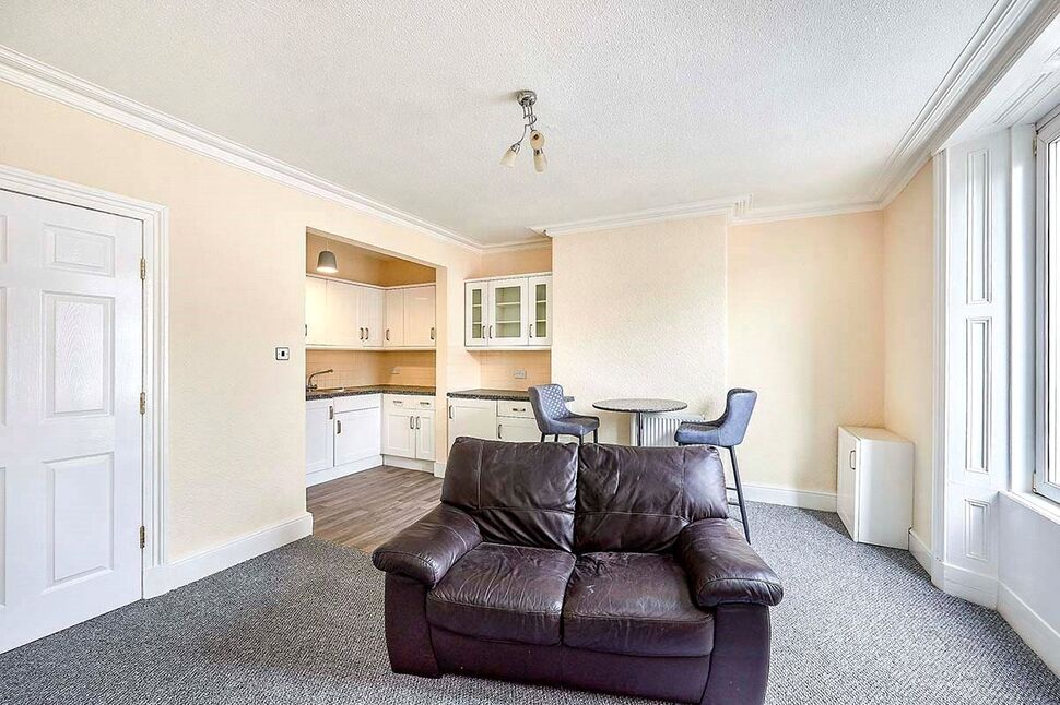 Lounge / Kitchen
