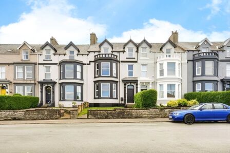 7 bedroom Mid Terrace House for sale